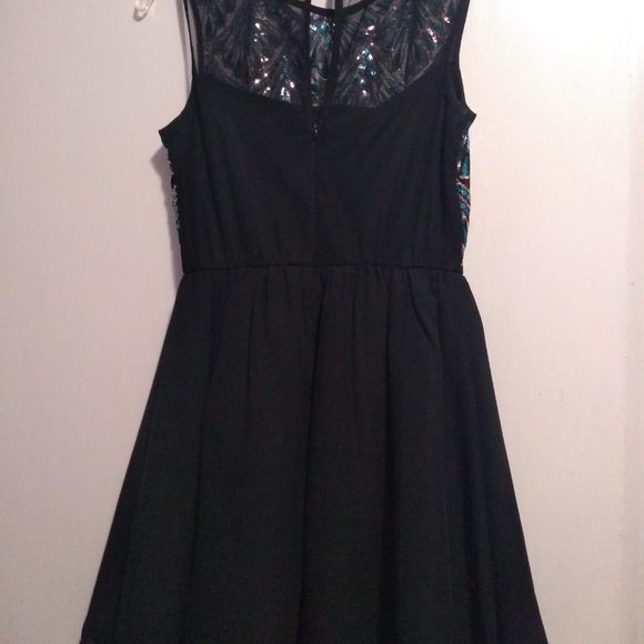 Size 3 Homecoming\Party Dress - Picture 2 of 4